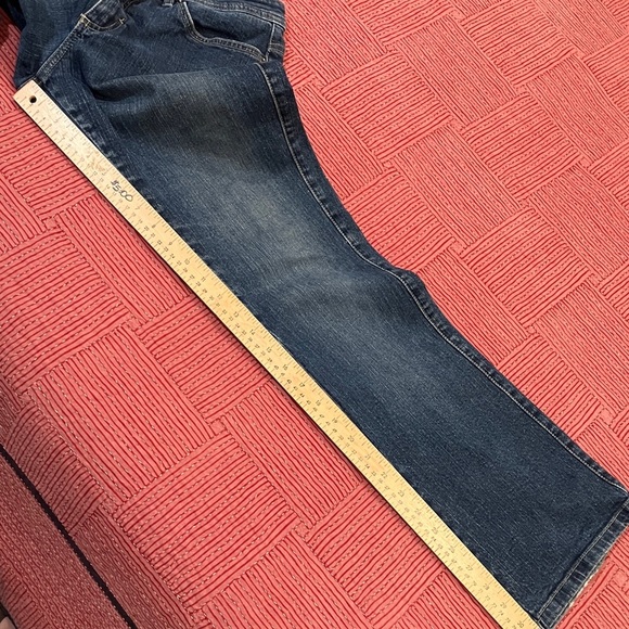 Lee women’s size 10 W32L31 rise 9.5” Dark Blue midrise Bootcut Jeans - Picture 9 of 16